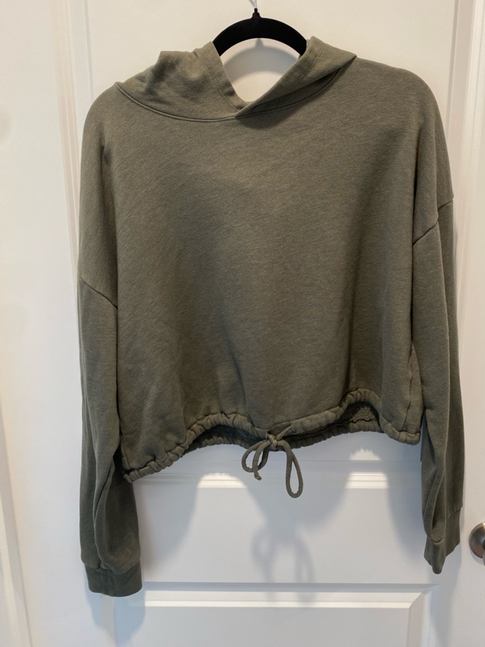 AERO Cropped Hoodie Olive Green Drawstring Hem Size M